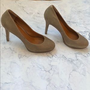 Banana Republic Pewter Heels 7.5